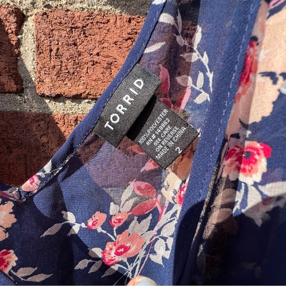 Torrid 2 Floral Print Top Sheer Chiffon High Low V-Neck Swing Tank Size 2X - Picture 3 of 6